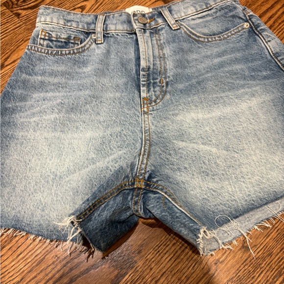 Urban outfitters size 26 A-Line denim shorts, high rise - Picture 4 of 5